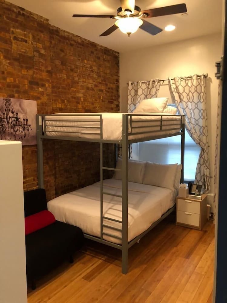 Chelsea Inn 30/70