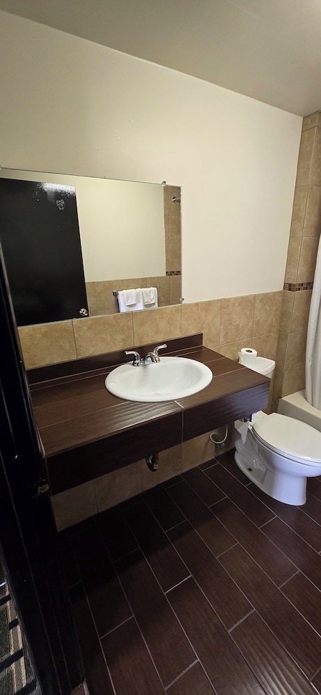 Royal Budget Inn 15/17