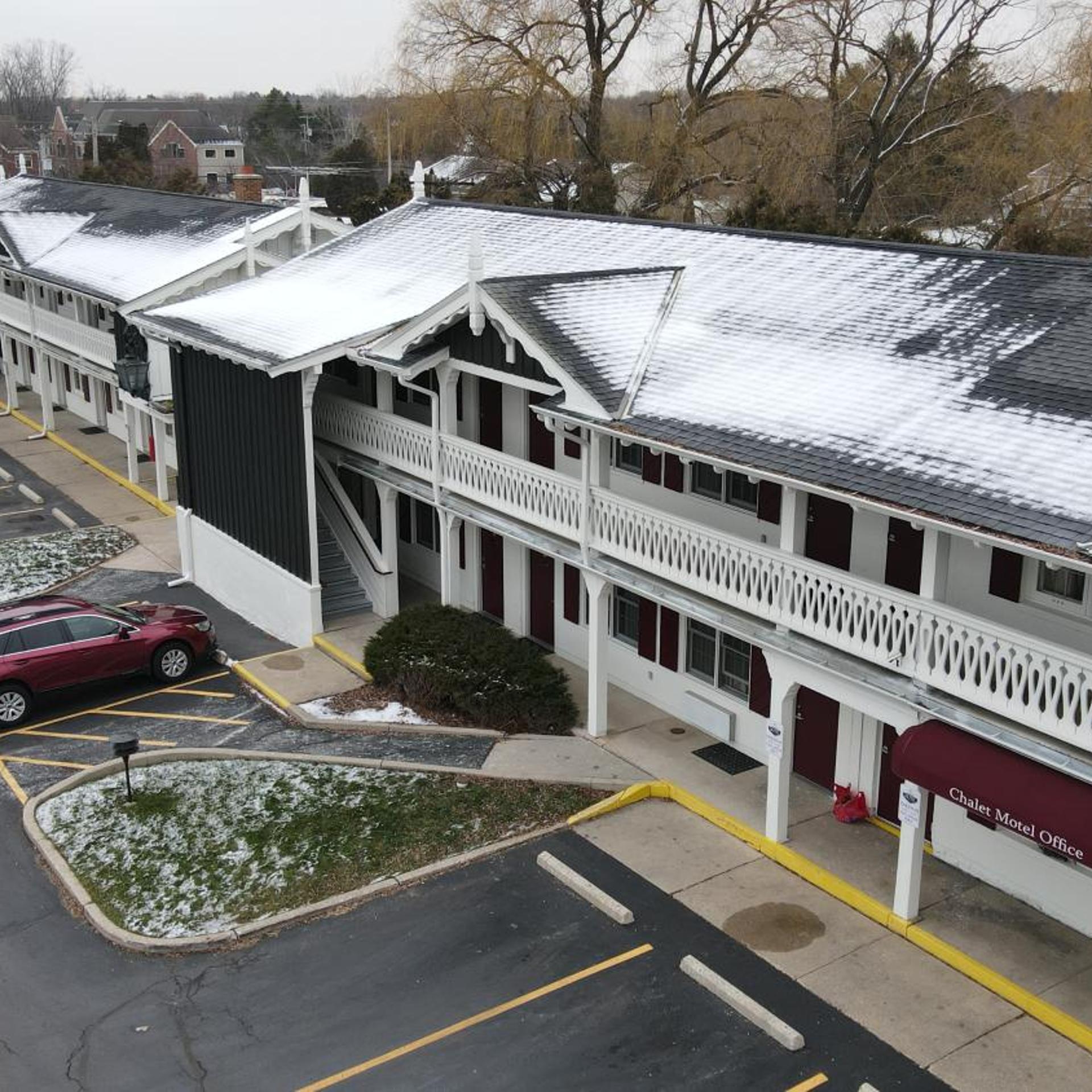 Chalet Motel Mequon 4/36