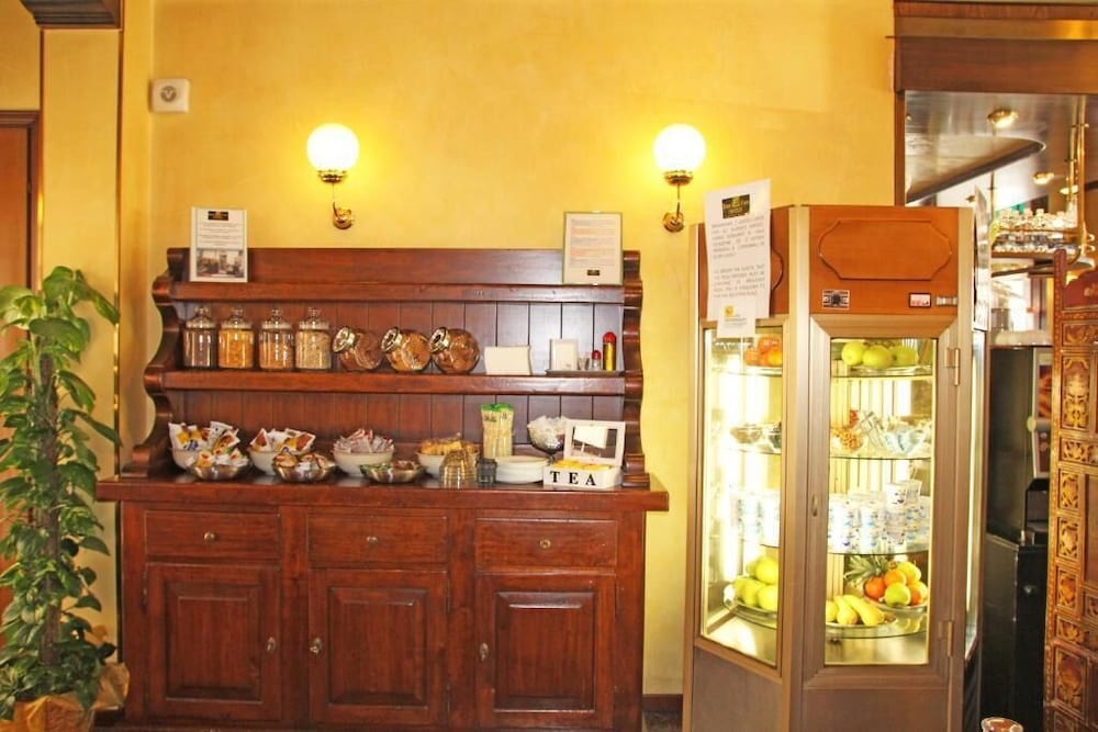 Albergo Leon D Oro 3/28