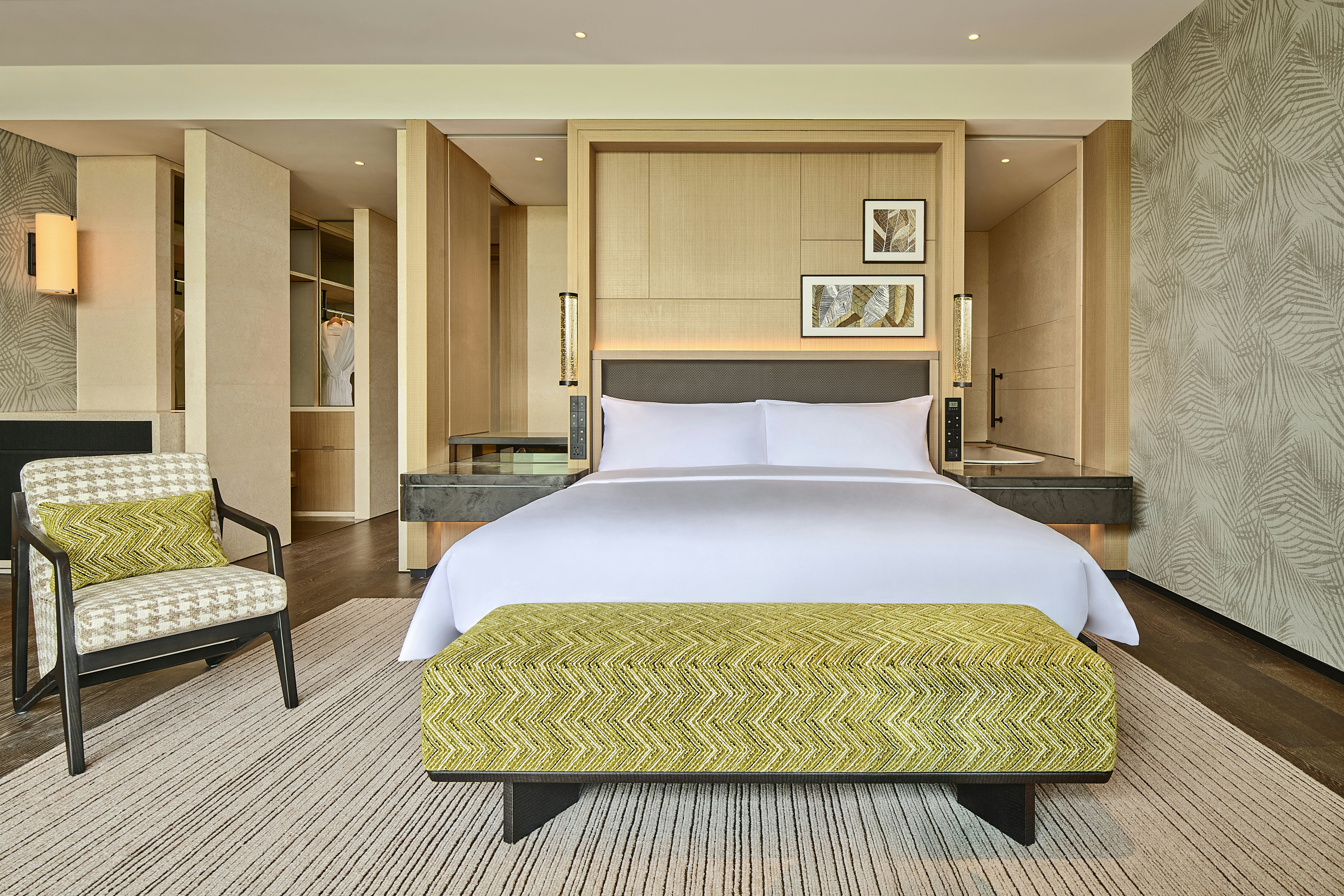 PREMIUM, KING BED