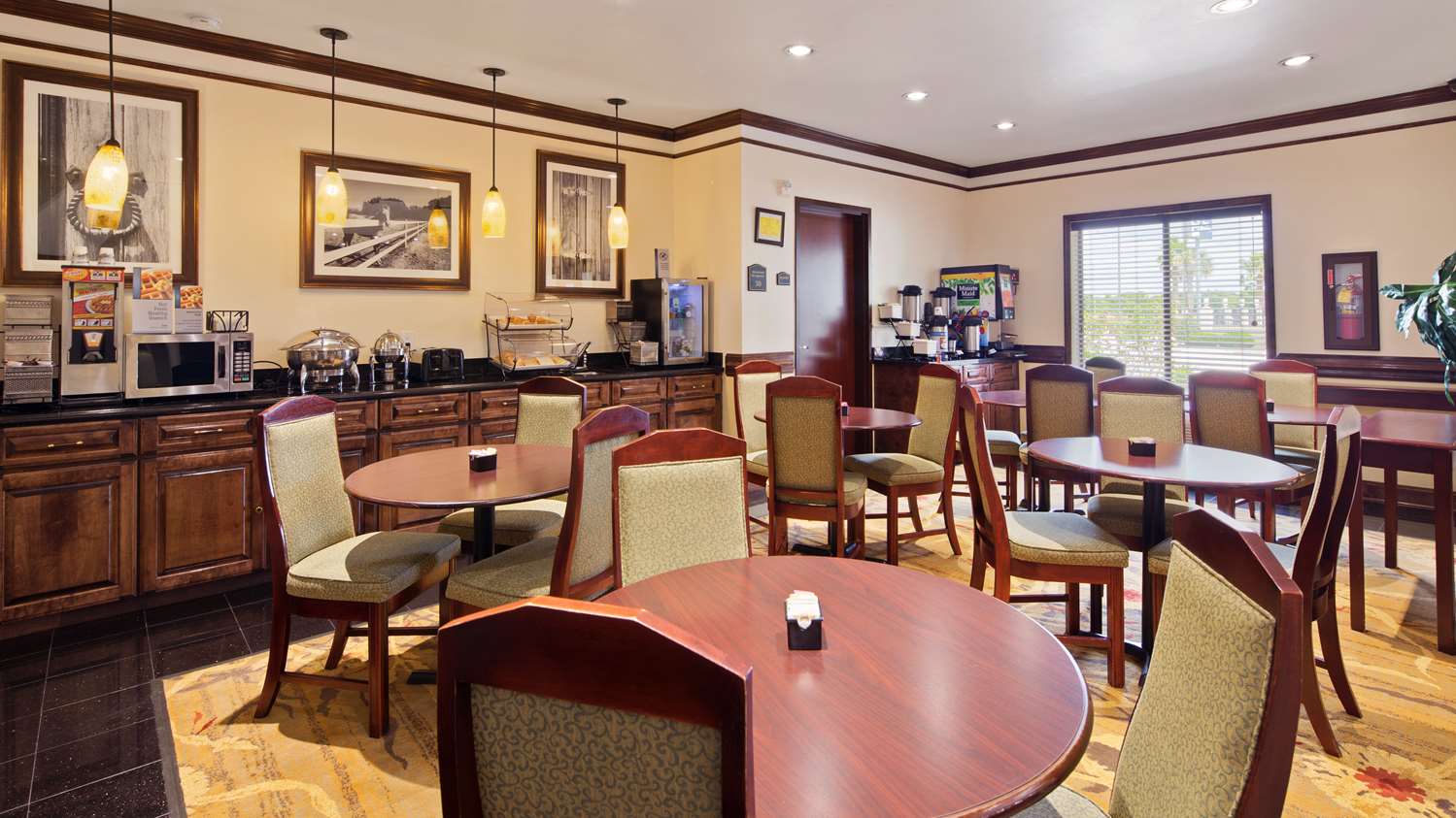 Best Western Lone Star Inn 20/30