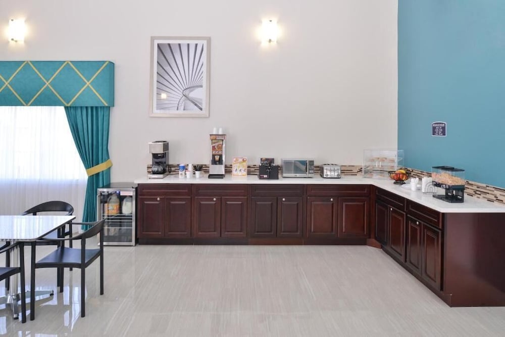Americas Best Value Inn & Suites Houston NW 3/36