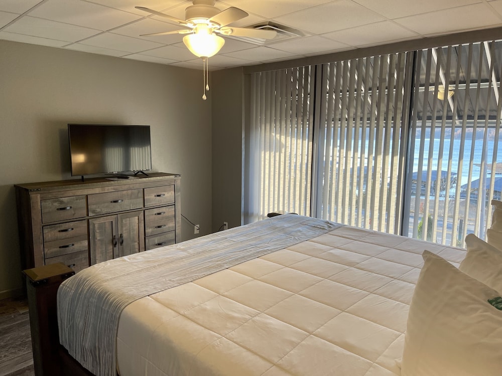 Lake Norfork Inn 13/50