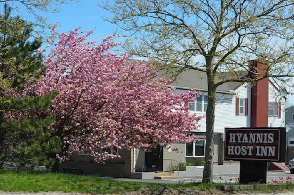 Hyannis Host Inn 19/33