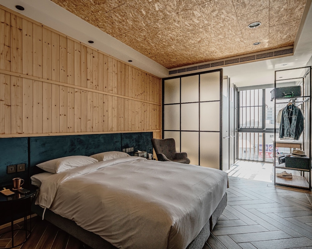 Oinn Hotel and Hostel 14/56