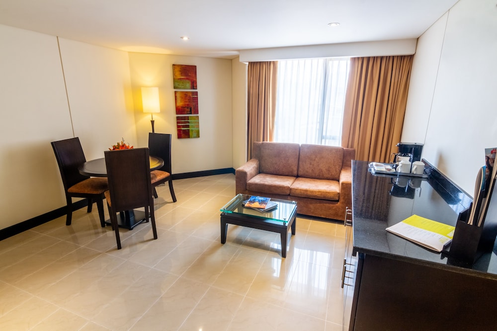 Sonesta Hotel Cali 30/50