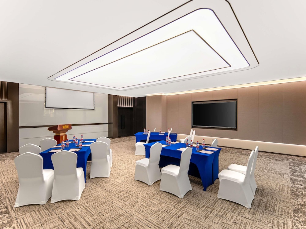 Novotel Shanghai Atlantis 61/68