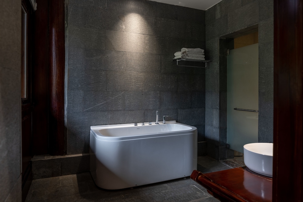 Junbo Boutique Guesthouse 50/50