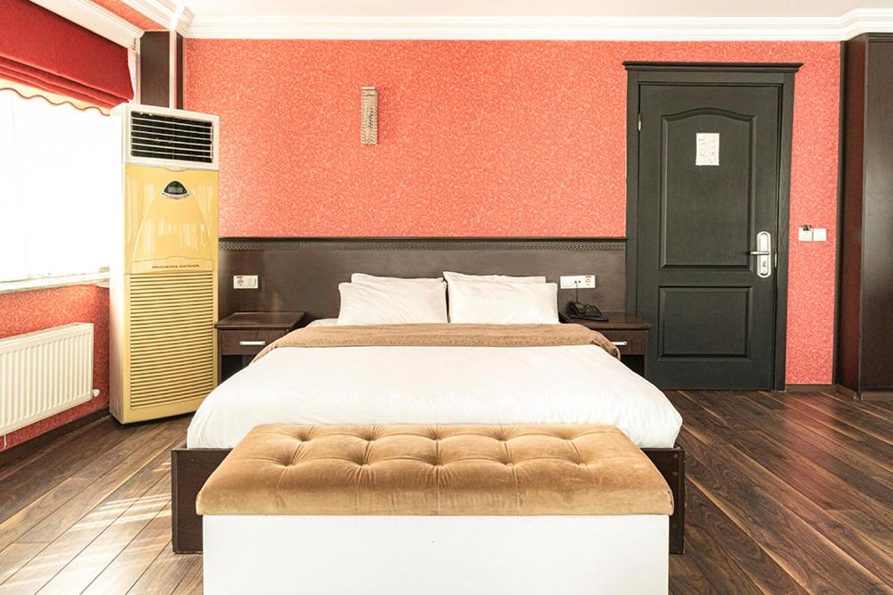 Suite, City View