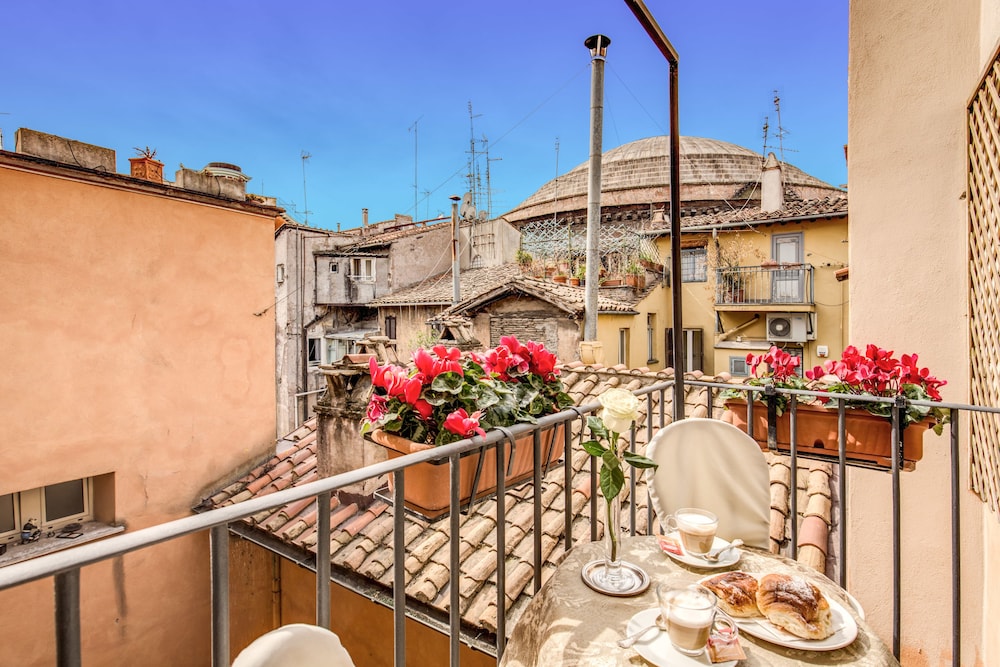 Pantheon View B&B 63/73