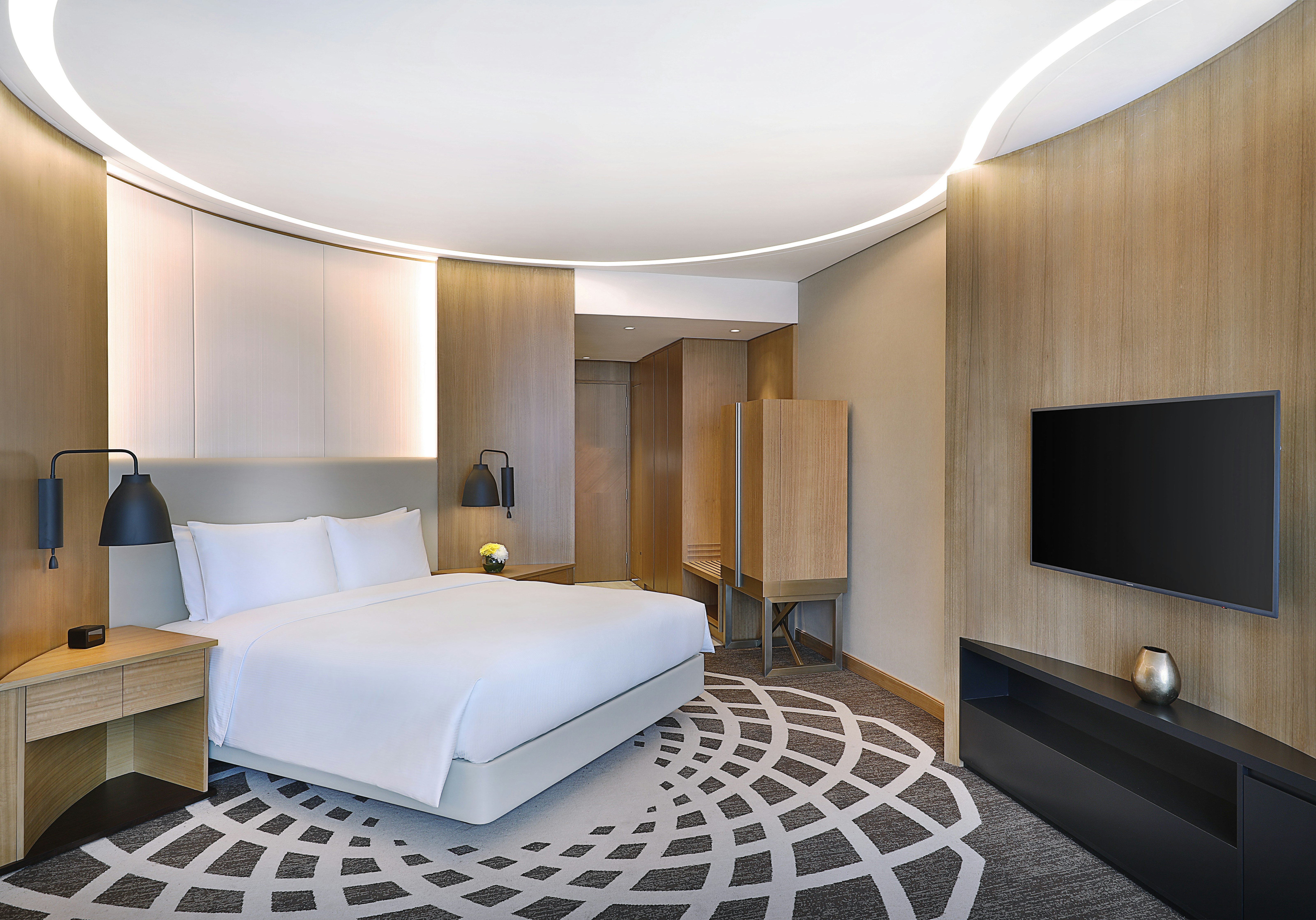 SUPERIOR, KING BED