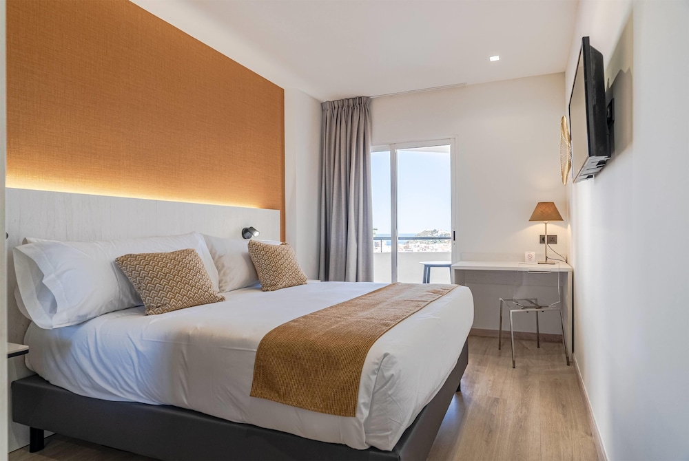 Ramada Resort by Wyndham Puerto de Mazarron 23/67
