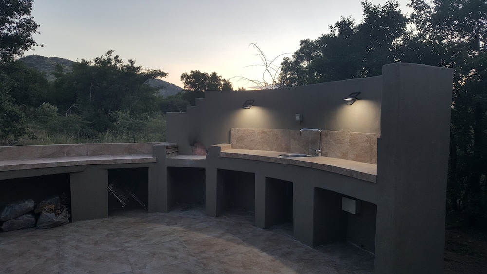 Morokolo Safari Lodge 61/82