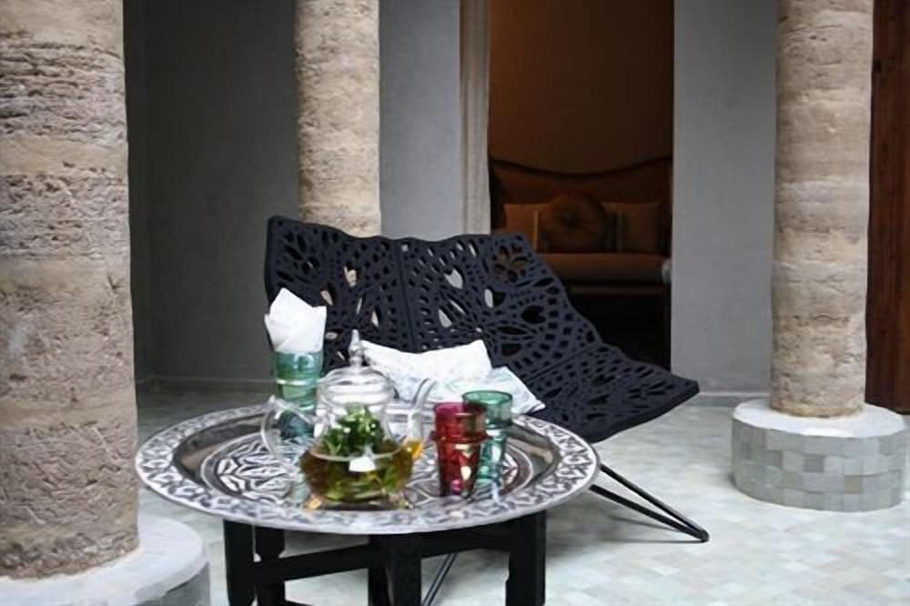 L Alcazar 33/41