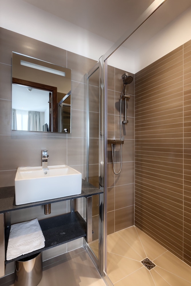 Hotel Le Trente Batignolles 24/48