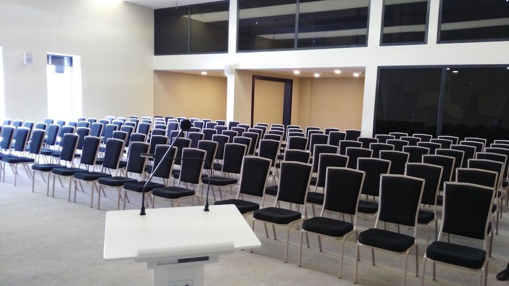 Malak Regency Hotel 66/72