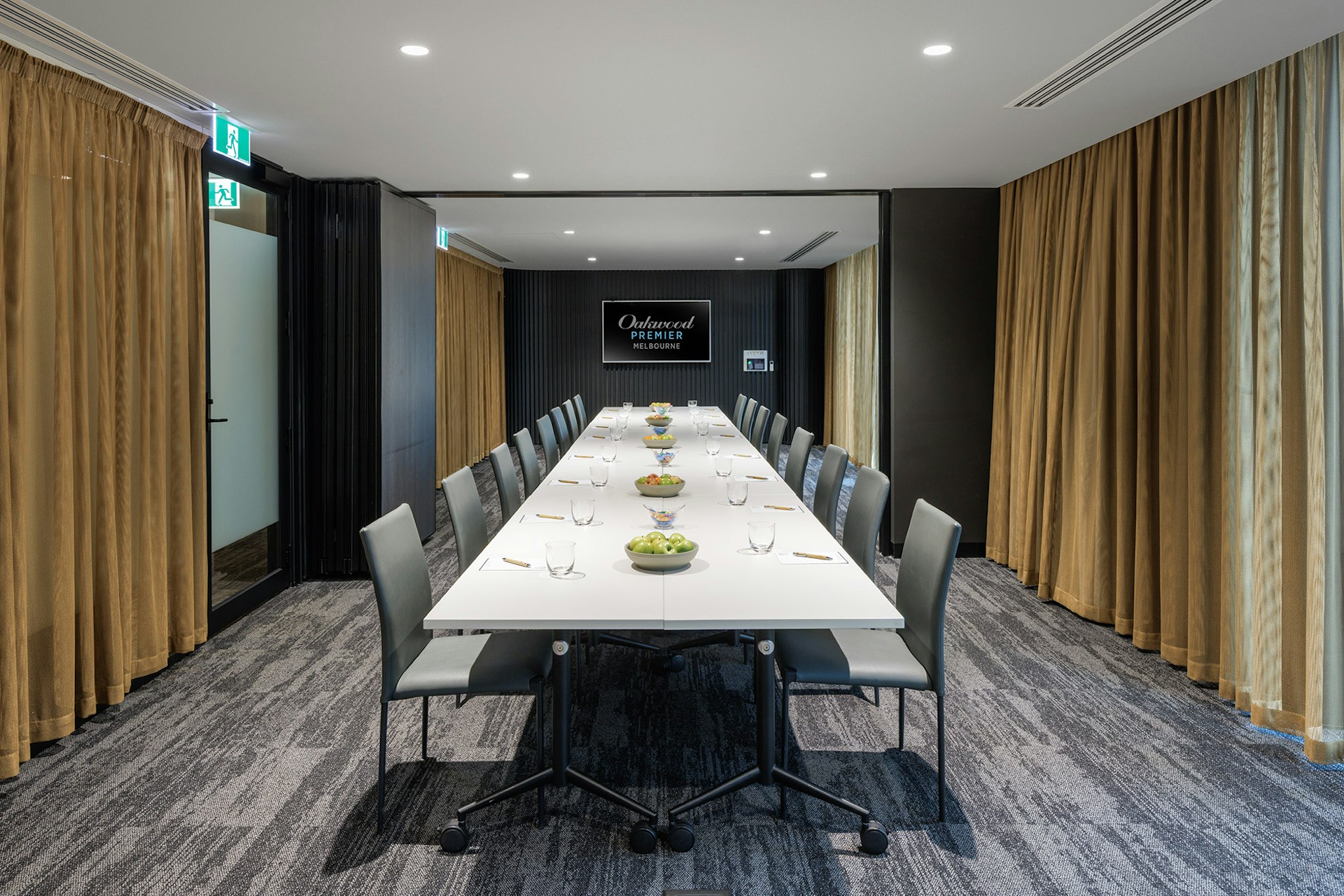 Oakwood Premier Melbourne 27/33