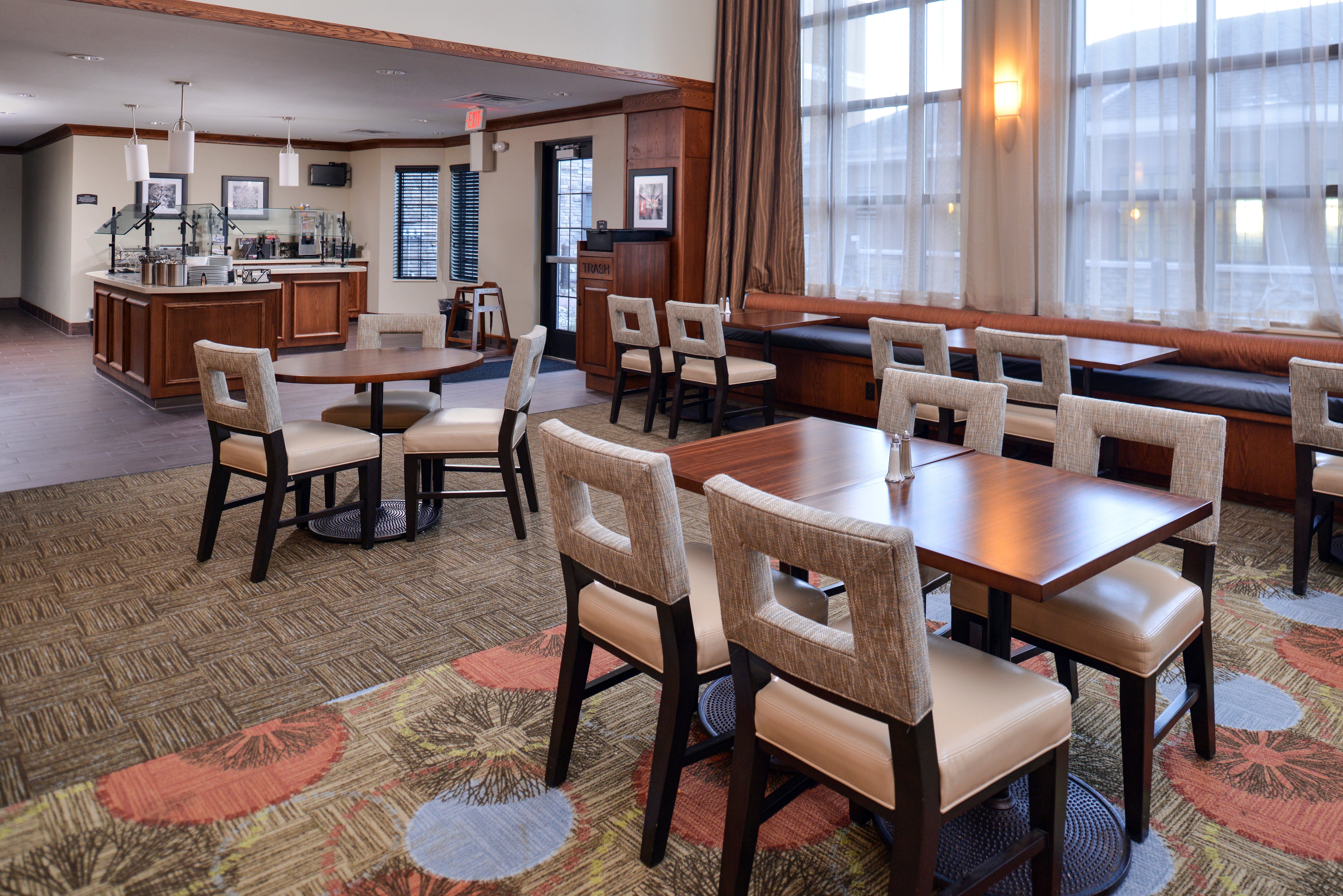 STAYBRIDGE SUITES ROCHESTER COMMERCE DR NW 43/56