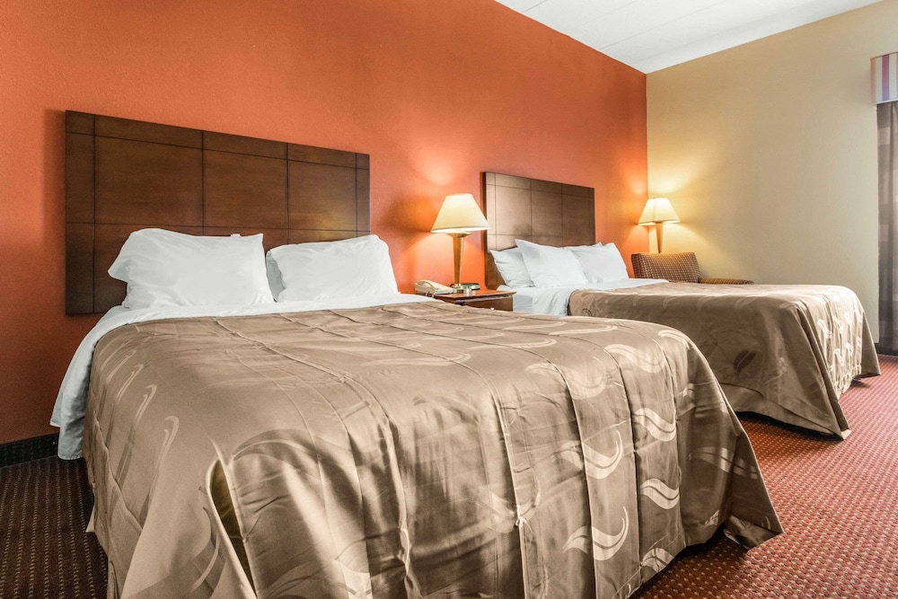 غرفة قياسية بسريرين كوين، Quality Inn & Suites Lawrenceburg 3/3