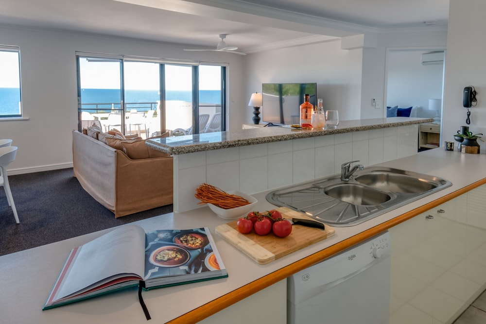 The Point Coolum Beach 55/75