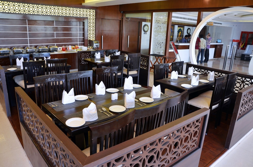Gen X Casaya Inn Hotel Lucknow 15/20