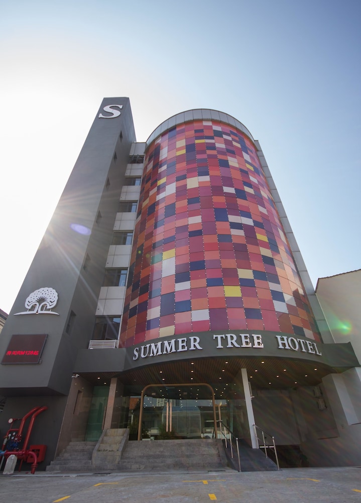 Summer Tree Hotel main