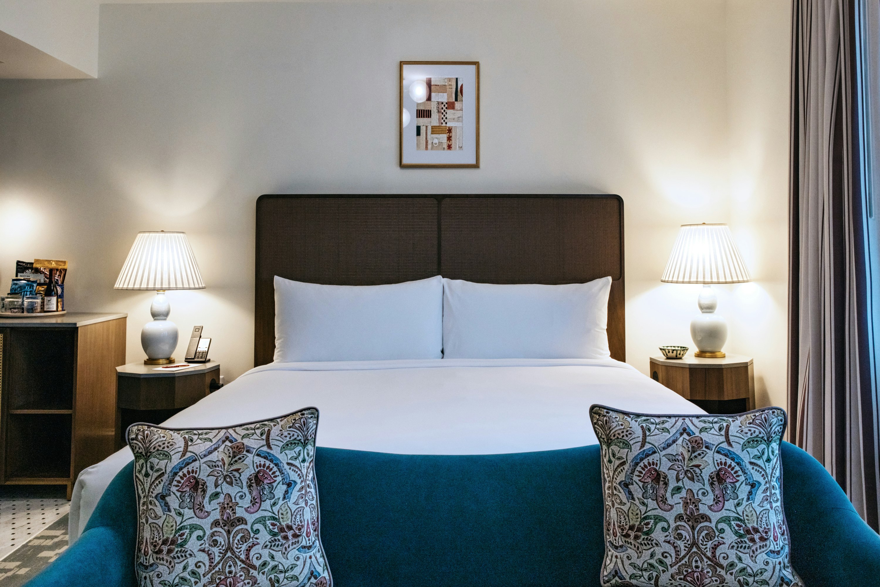 Artmore Hotel 12/35