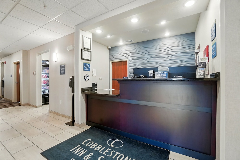 Cobblestone Hotel & Suites - Russells Point at Indian Lake 2/50