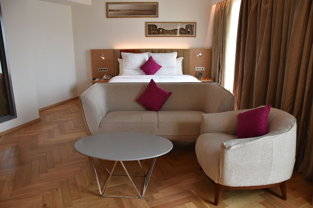 Novotel Vijayawada Varun 53/76
