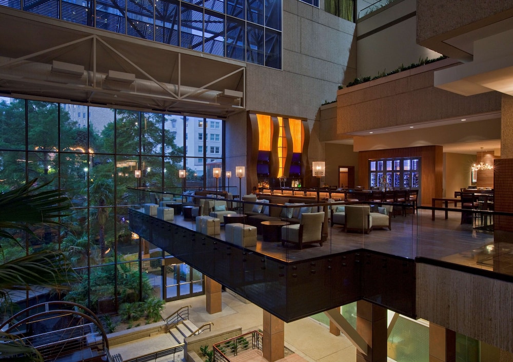Hyatt Regency San Antonio Riverwalk 60/83