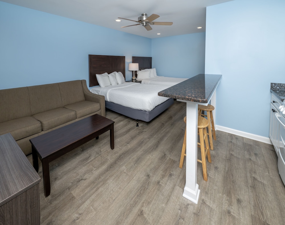 EFFICIENCY, 2 DOUBLE BEDS