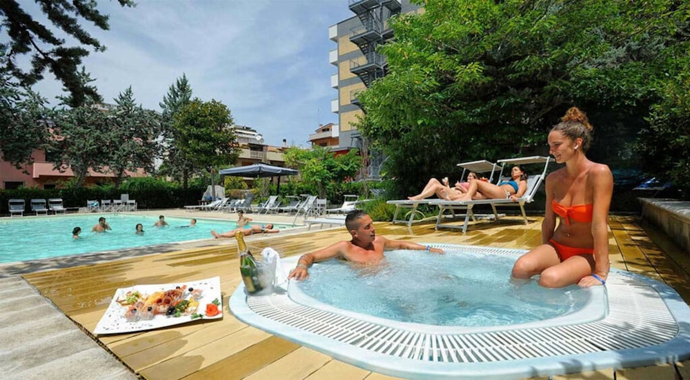 Club Hotel Le Nazioni 23/35