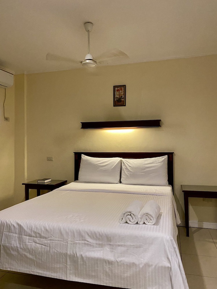 STANDARD, DOUBLE BED, WEST WING