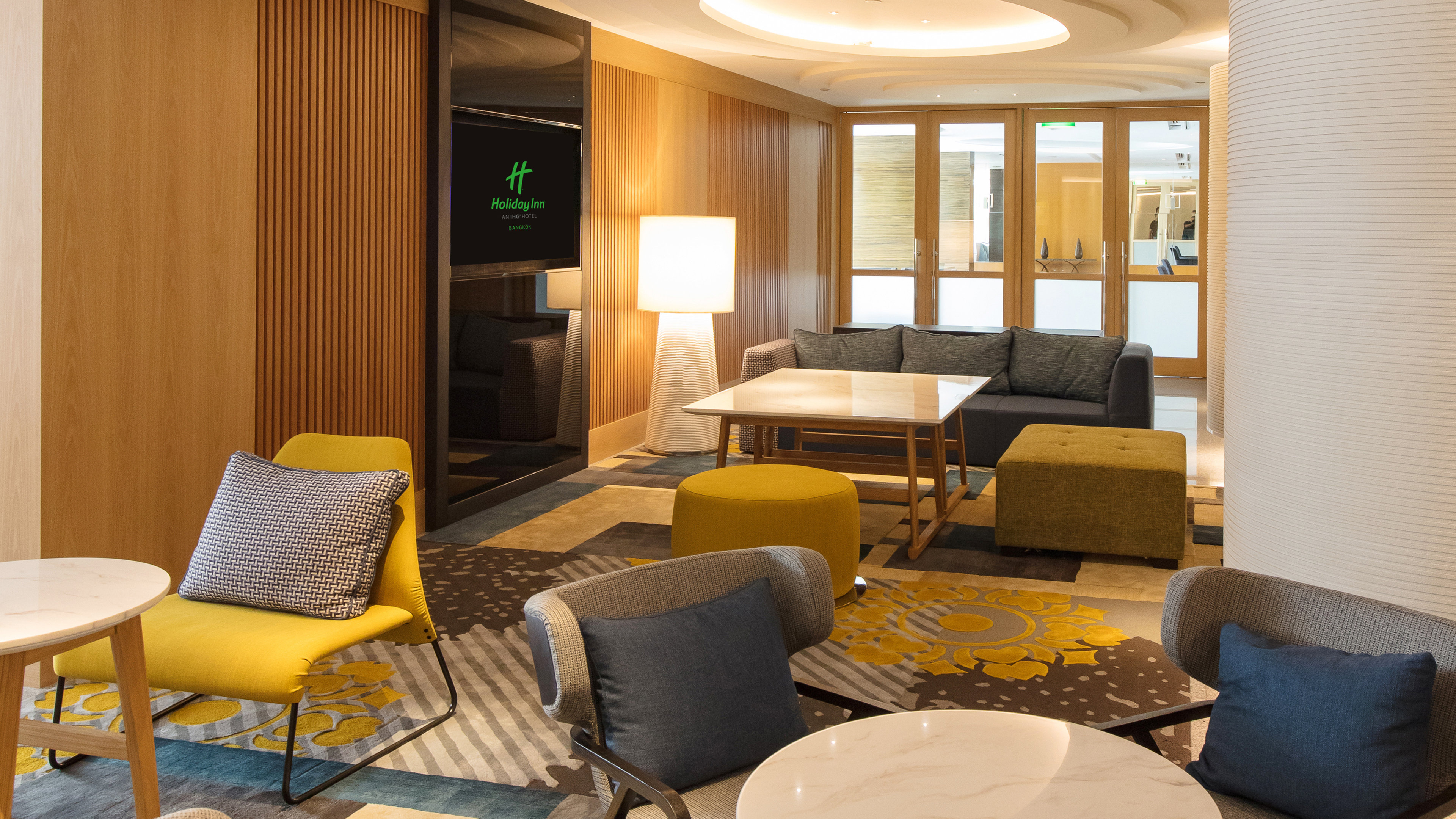 Holiday Inn Bangkok Hotel 44/76