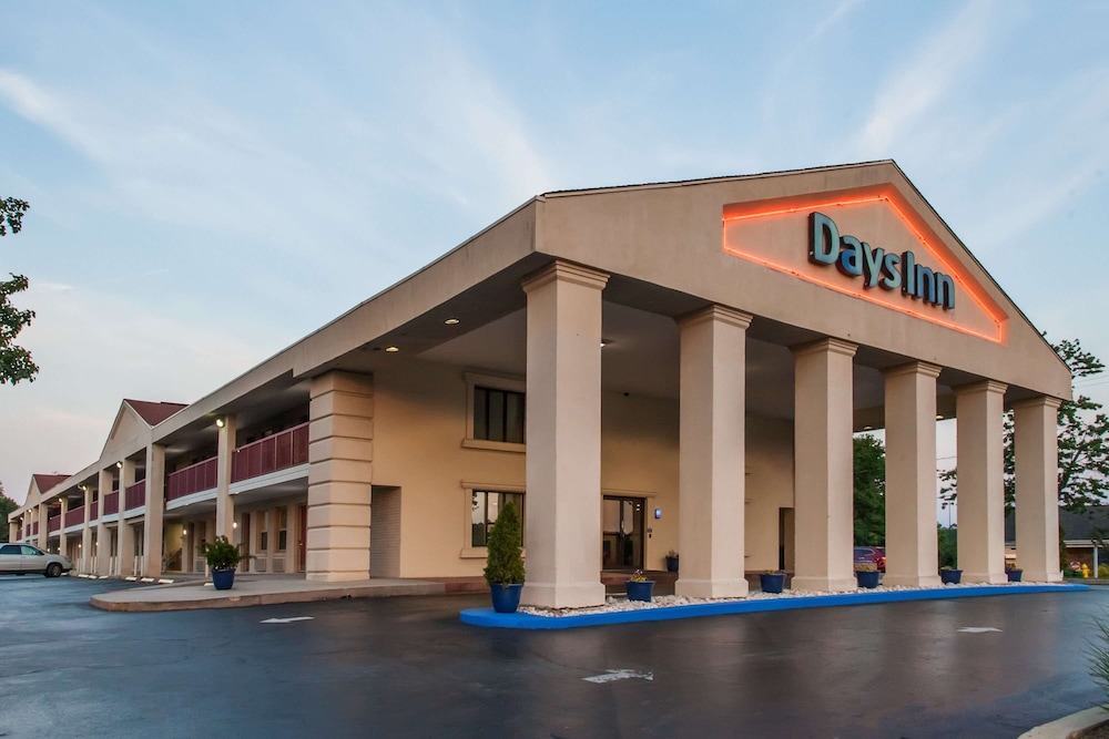Days Inn by Wyndham Wilmington Brandywine 4/33