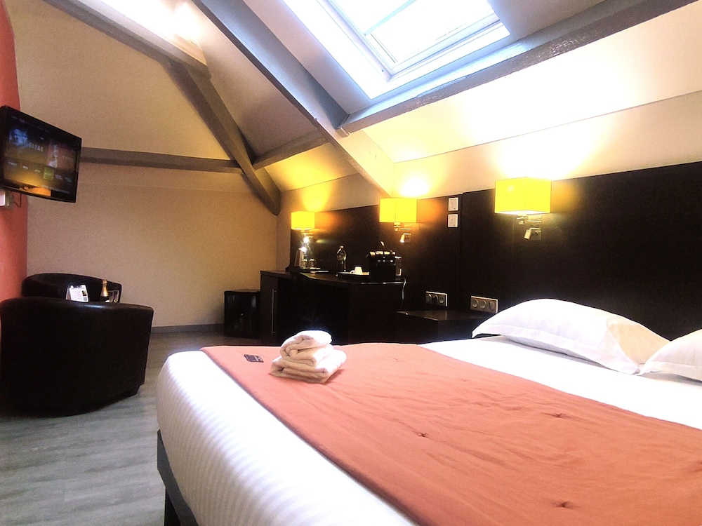 Logis Hotel Black and Green 18/50