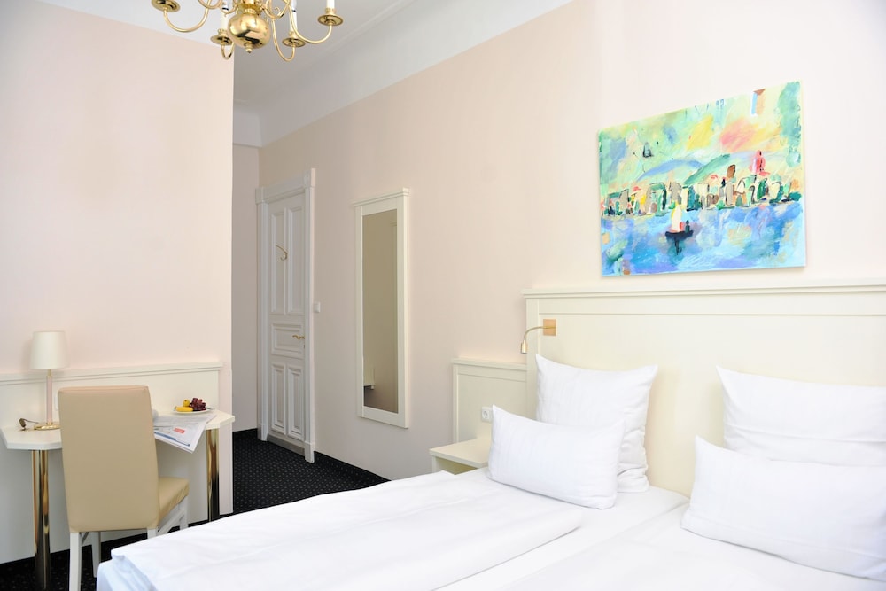 Hotel Furst Bismarck 25/43