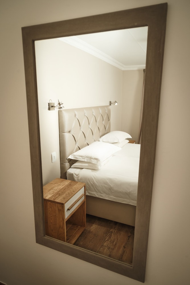 Courtyard, Double Bed