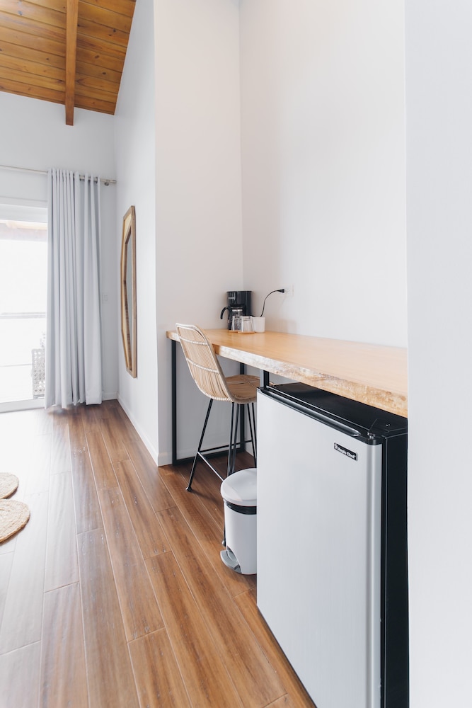 The Beach House Boutique Hotel 41/49