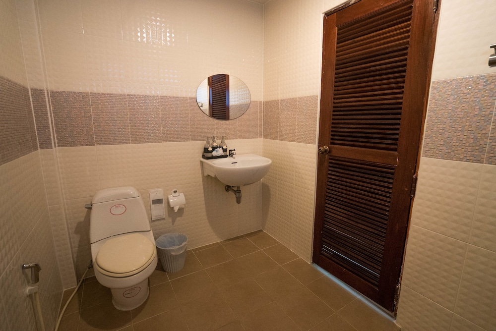 Tonsai Bay Resort 45/50