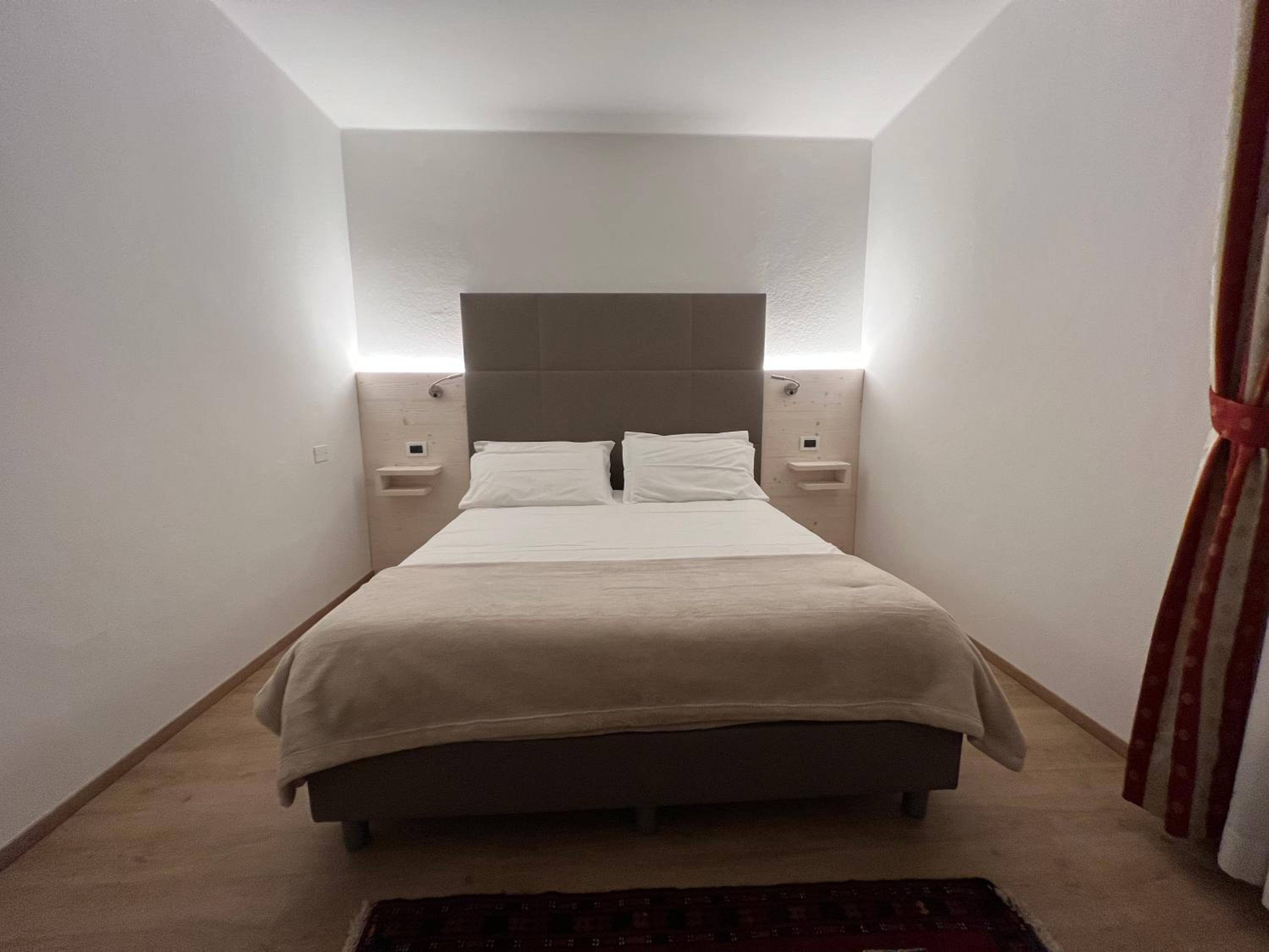 HOTEL DOLOMITI 4/50