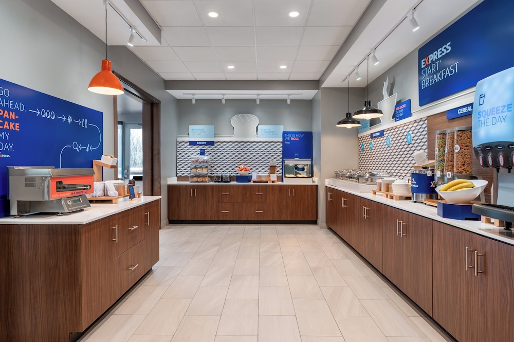 Holiday Inn Express & Suites Westfield Indianapolis by IHG, Westfield 8/50