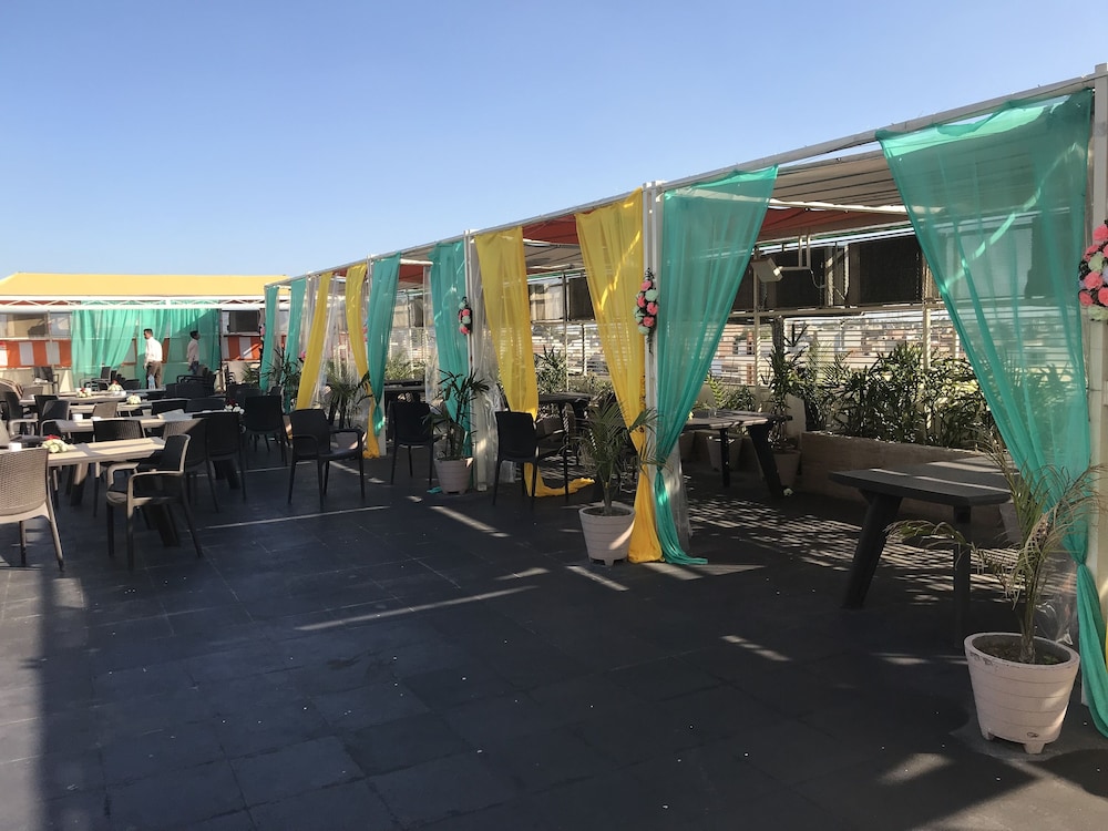 Hotel Bahia Heights 25/28