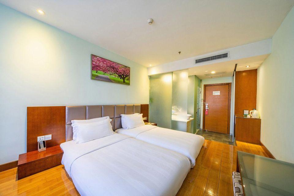 Elegant, Twin Beds