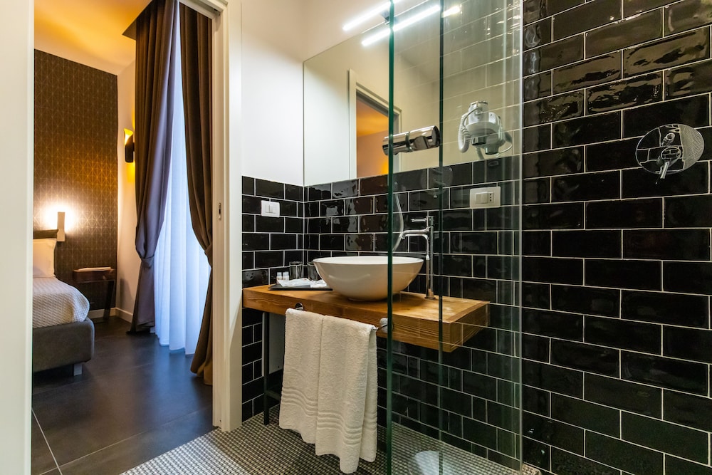 Santa Chiara Inn 44/46