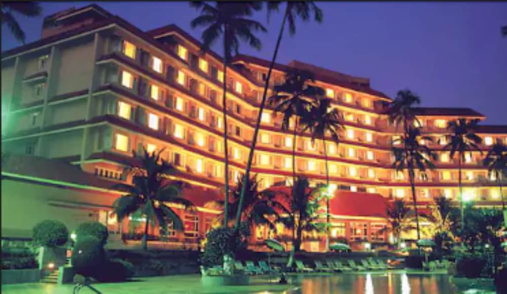 The Retreat Hotel And Convention Centre 2/50