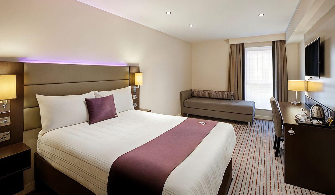 Room, Single, Double Bed
