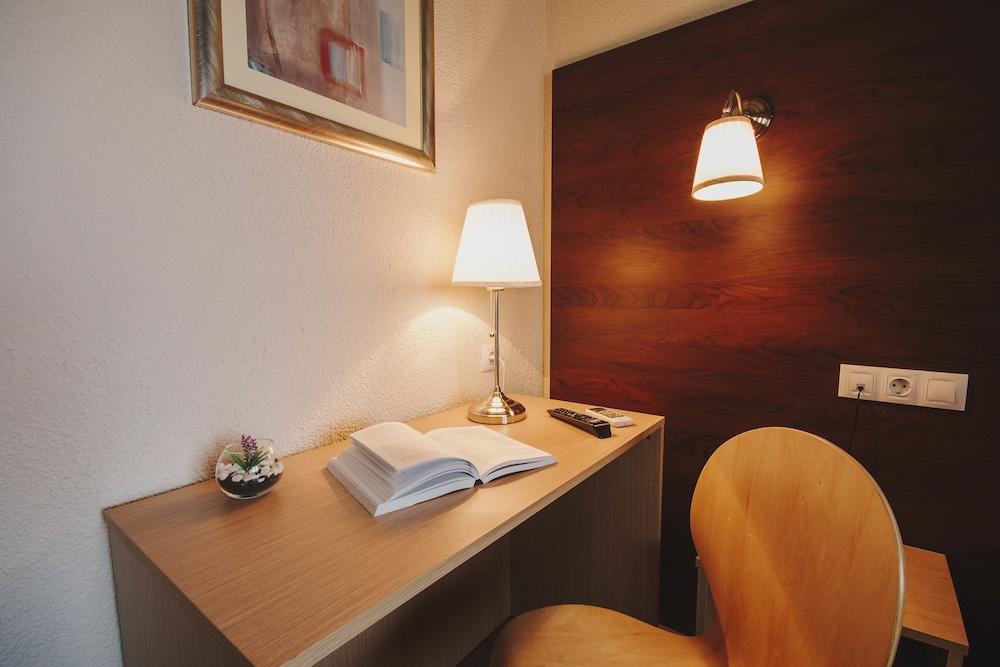 Hotel Embajador 21/42