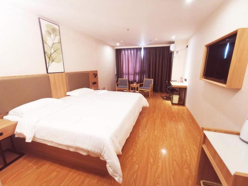 GreenTree Inn Qinzhou East Railway Station 3/17